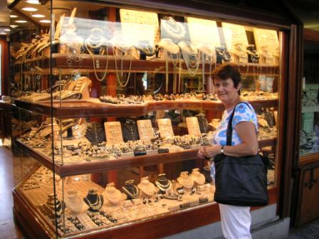 Liz admiring the jewelery on the Ponta Vecchio