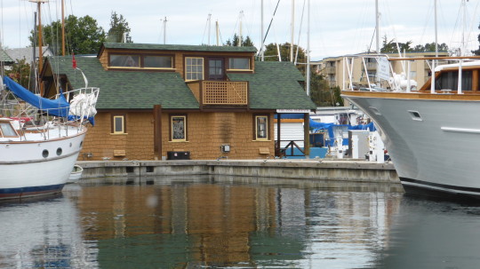 Floating Houses at Fisherman's Village